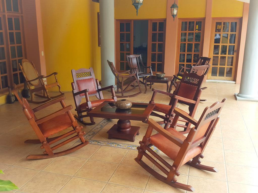 Hotel Los Pinos Managua Exterior foto