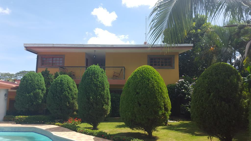 Hotel Los Pinos Managua Exterior foto